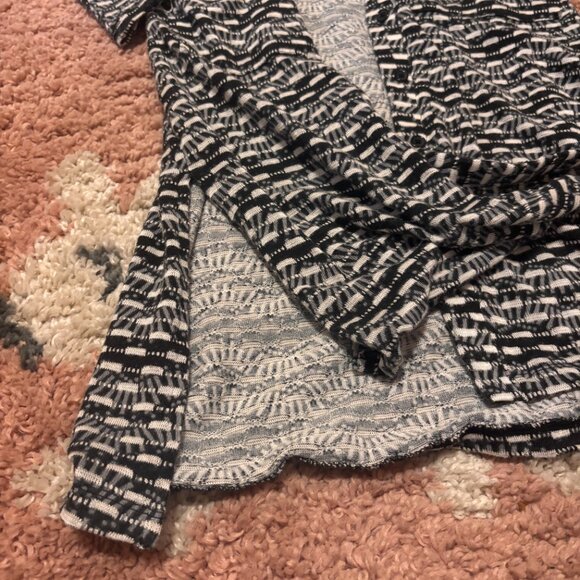 LOGO Lori Goldstein XS Black White Cardigan w/ Pockets Long Sleeve Side Slits - Picture 7 of 8
